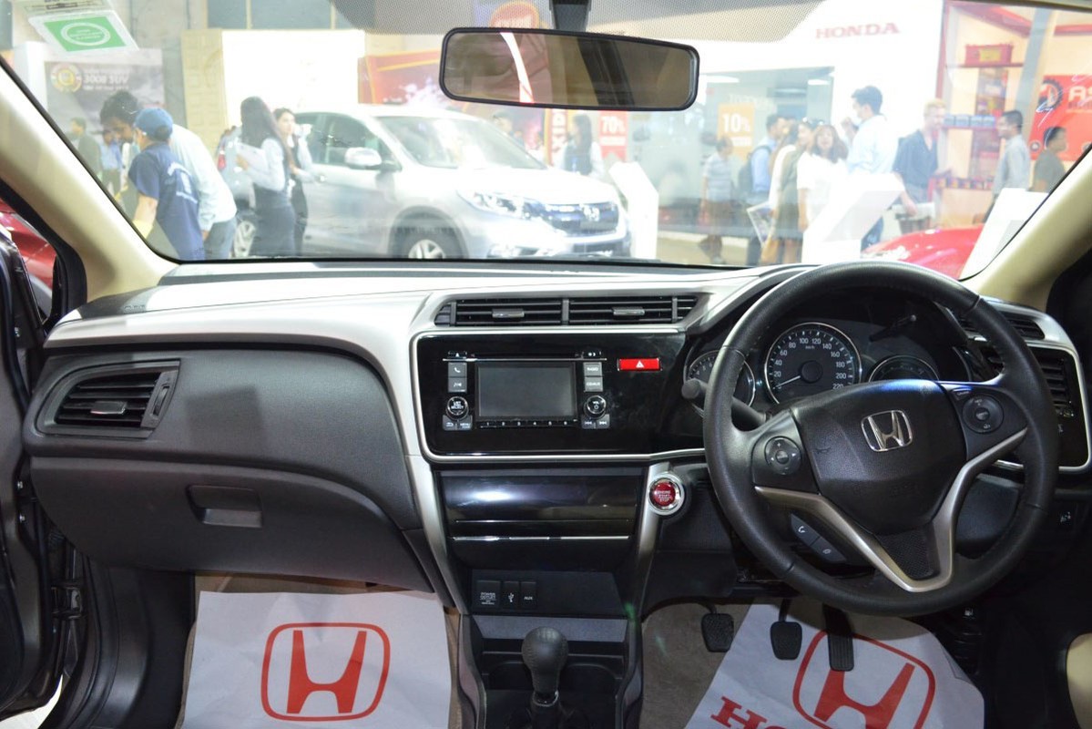 Sedan Honda City phien ban “xe doi” day chat choi-Hinh-3